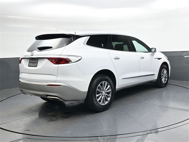 2022 Buick Enclave Essence photo 3