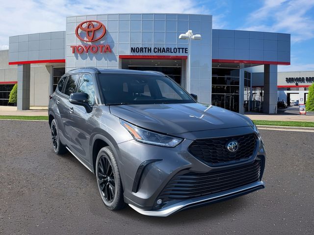 2023 Toyota Highlander L photo 2