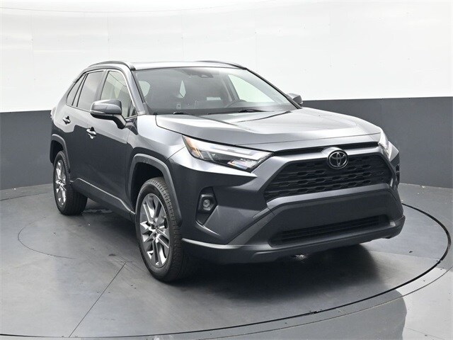 2022 Toyota RAV4 XLE Premium photo 2