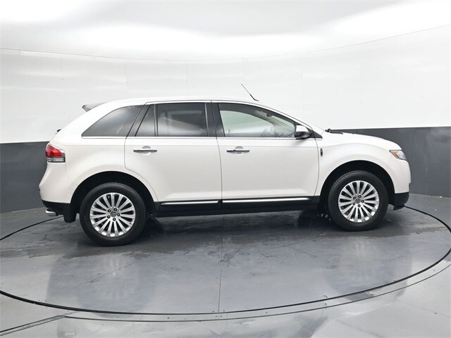 2015 Lincoln MKX Base photo 2