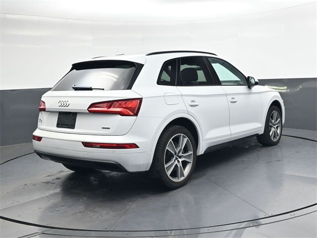 2019 Audi Q5 2.0T Premium Plus photo 2