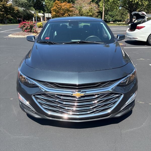 2021 Chevrolet Malibu LS photo 2