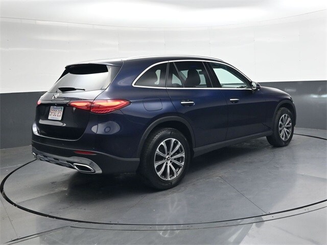 2024 Mercedes Benz GLC 300 photo 3