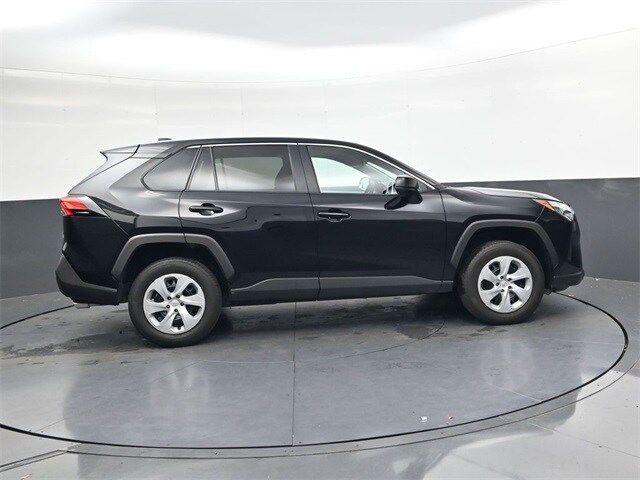 2024 Toyota RAV4 LE photo 2