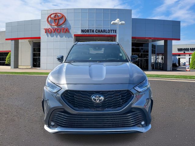 2023 Toyota Highlander L photo 3