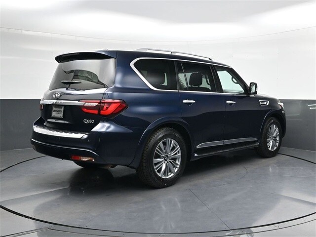 2021 Infiniti QX80 Luxe photo 4