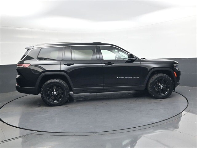 2022 Jeep Grand Cherokee Limited photo 3