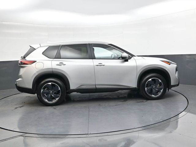 2024 Nissan Rogue SV photo 3