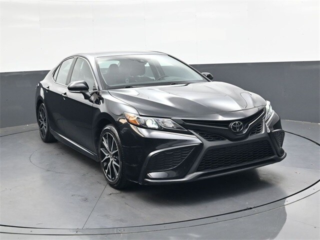 2024 Toyota Camry SE photo 2