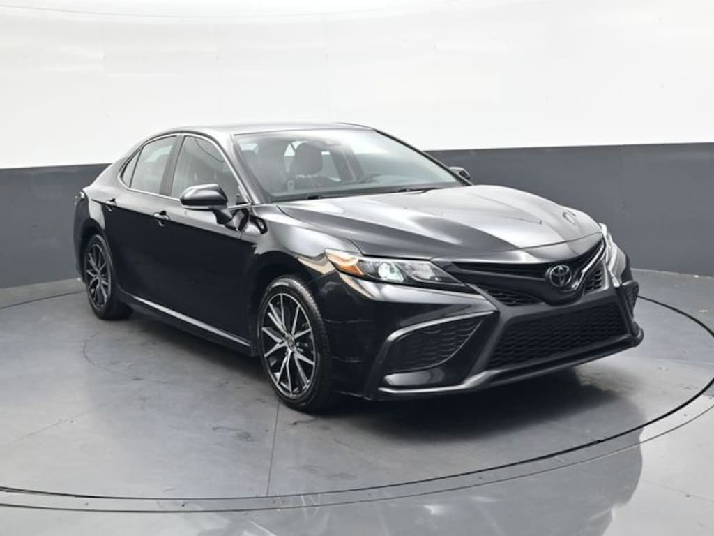 Used 2024 Toyota Camry SE Sedan