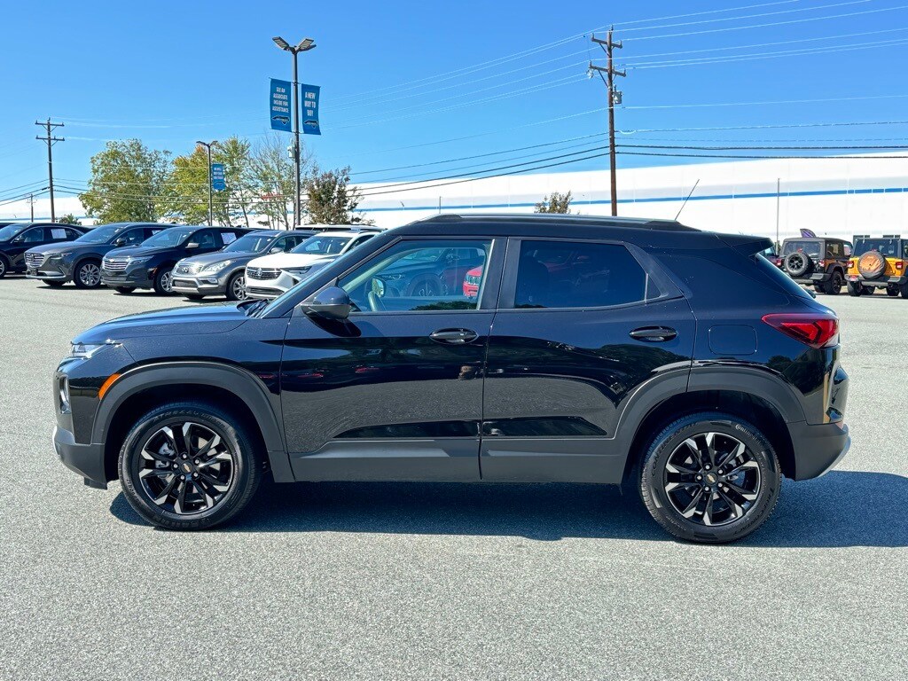 2023 Chevrolet Trailblazer LT photo 3