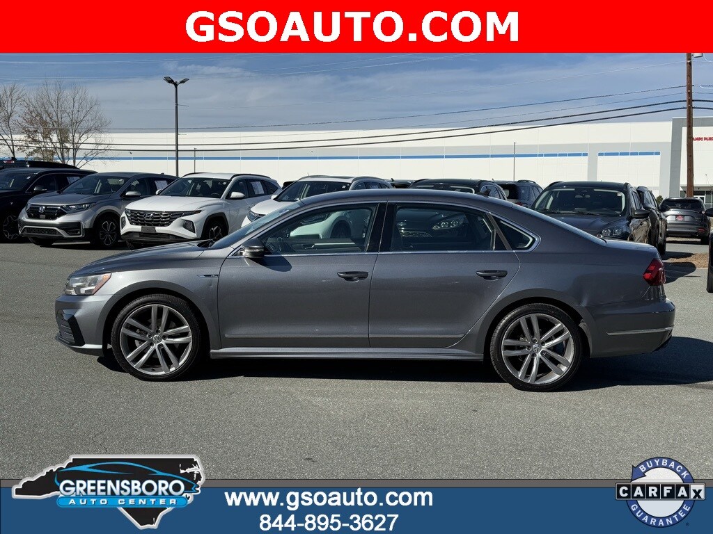 2017 Volkswagen Passat R-Line photo 3