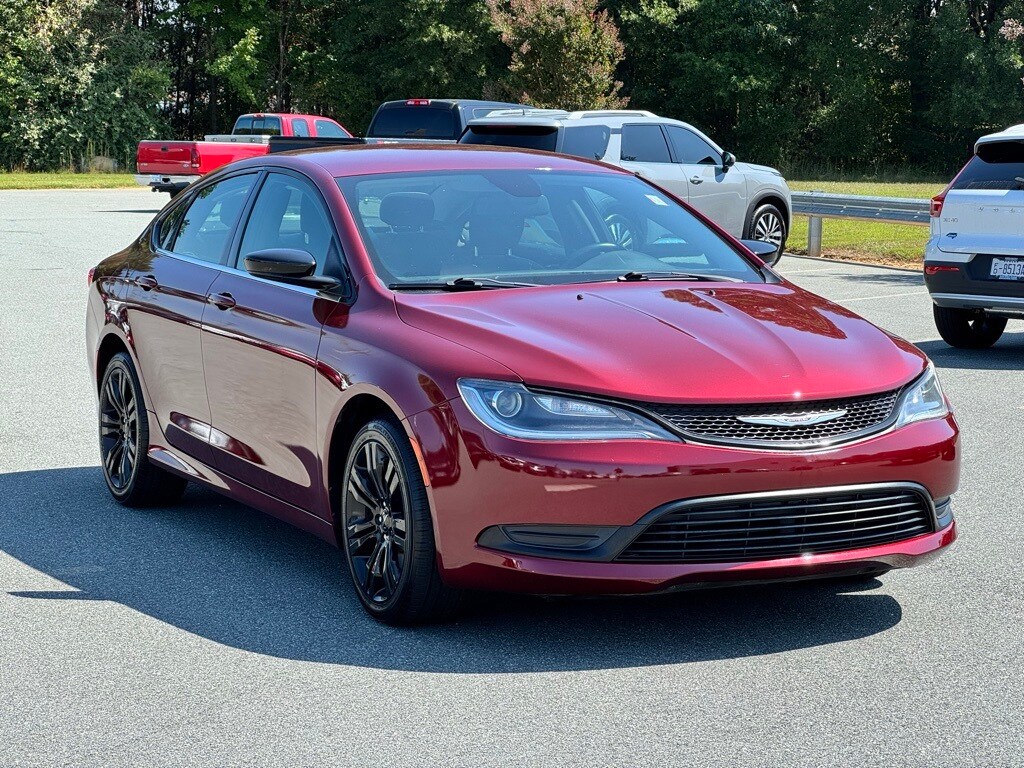 2017 Chrysler 200 LX photo 2