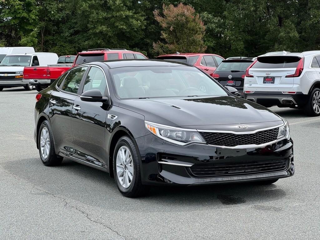 2016 Kia Optima LX photo 2