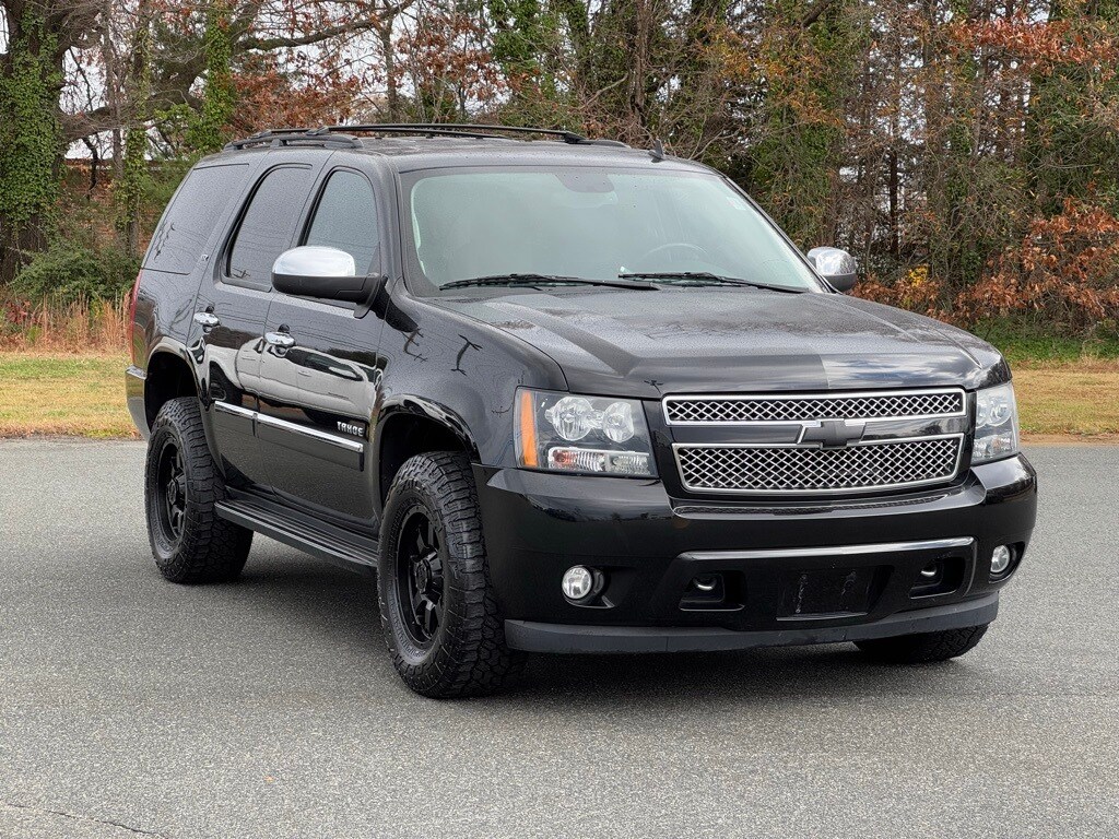 2014 Chevrolet Tahoe LTZ photo 2