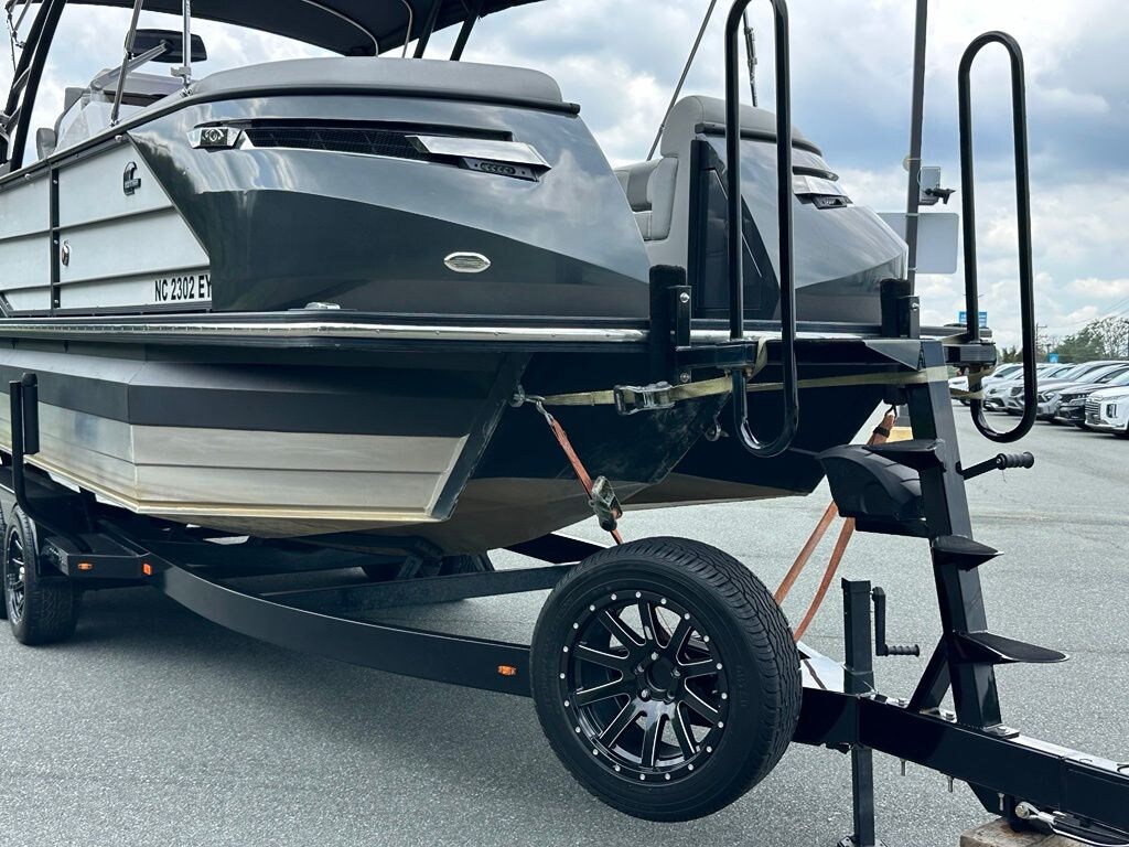 Used 2022 Montara Surf Boss 25