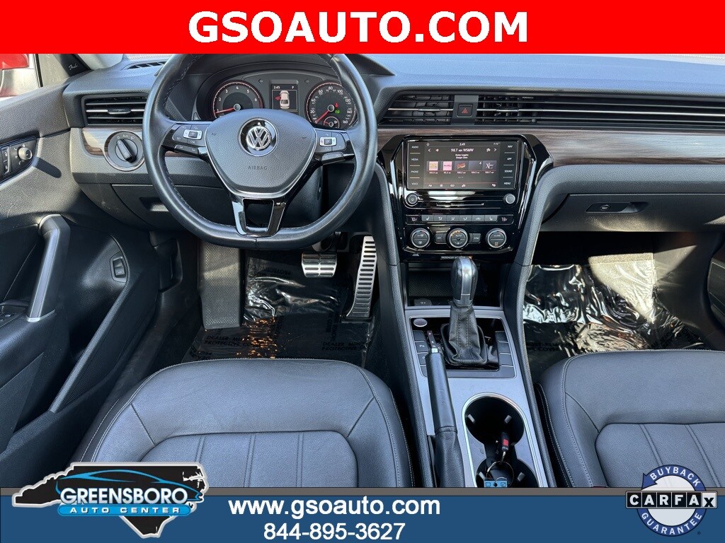 2020 Volkswagen Passat SEL photo 4