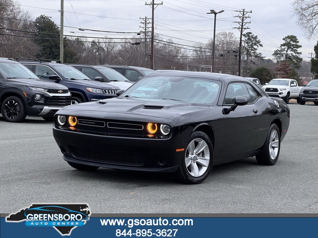 2023 Dodge Challenger SXT's photo