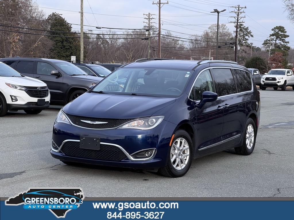 2020 Chrysler Pacifica Touring L's photo
