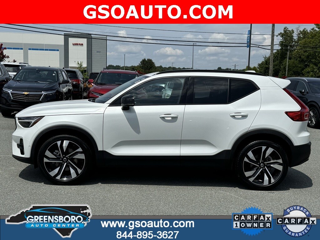2024 Volvo XC40 Plus photo 3