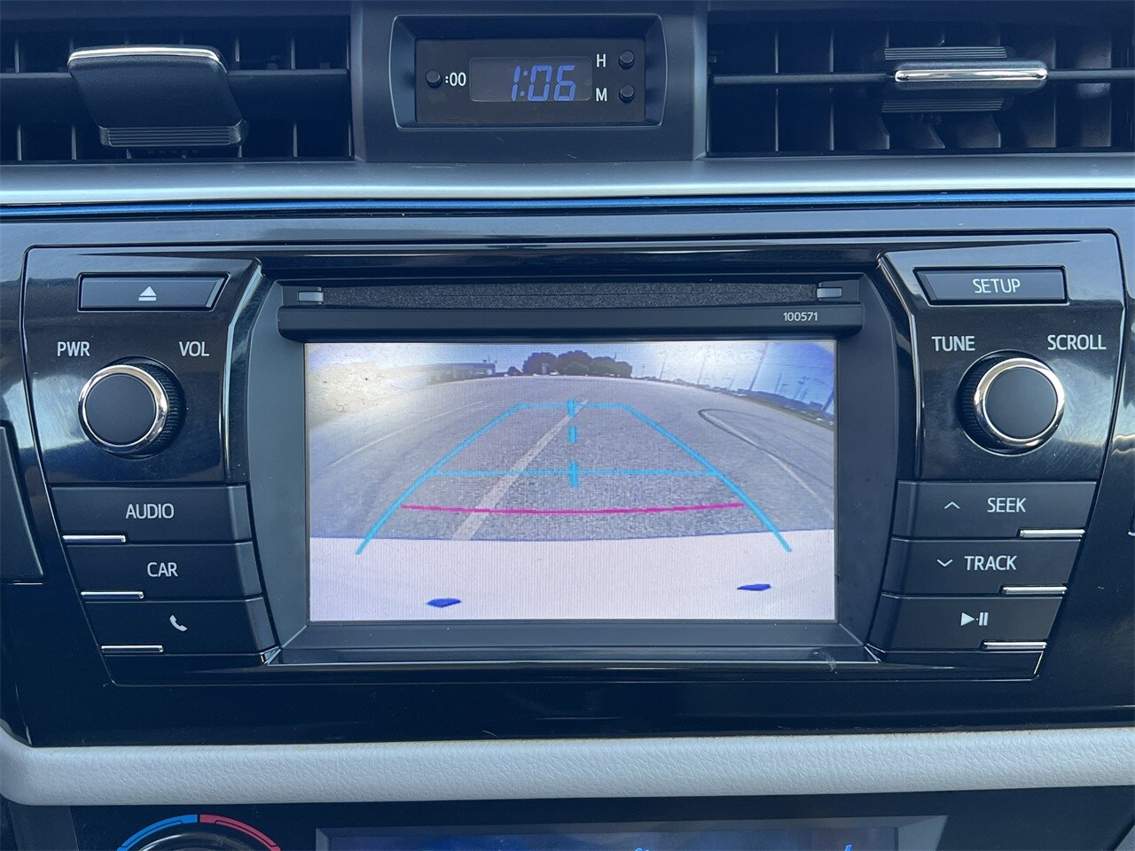 2016 Toyota Corolla L photo 3