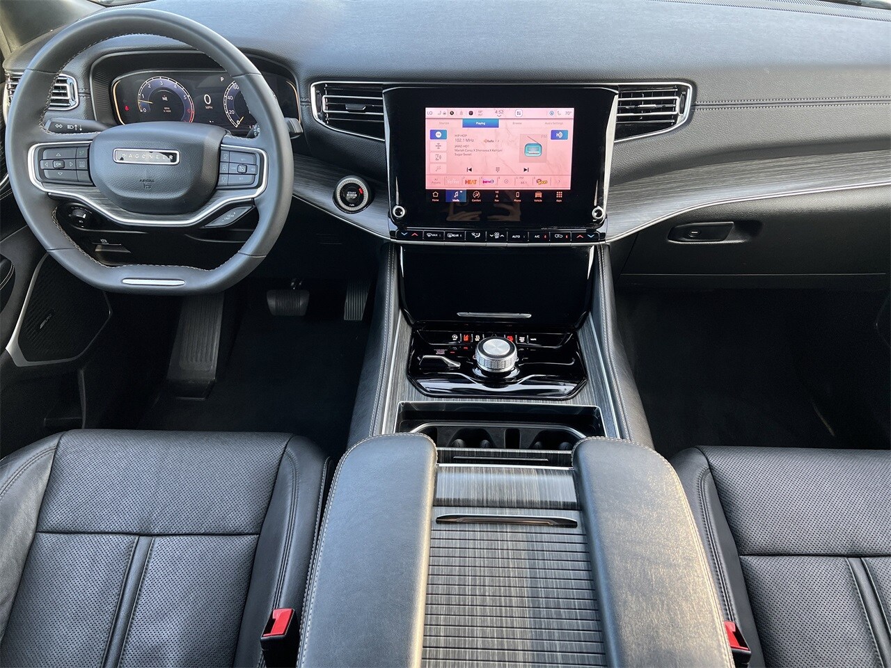 2024 Jeep Wagoneer L Series II photo 2
