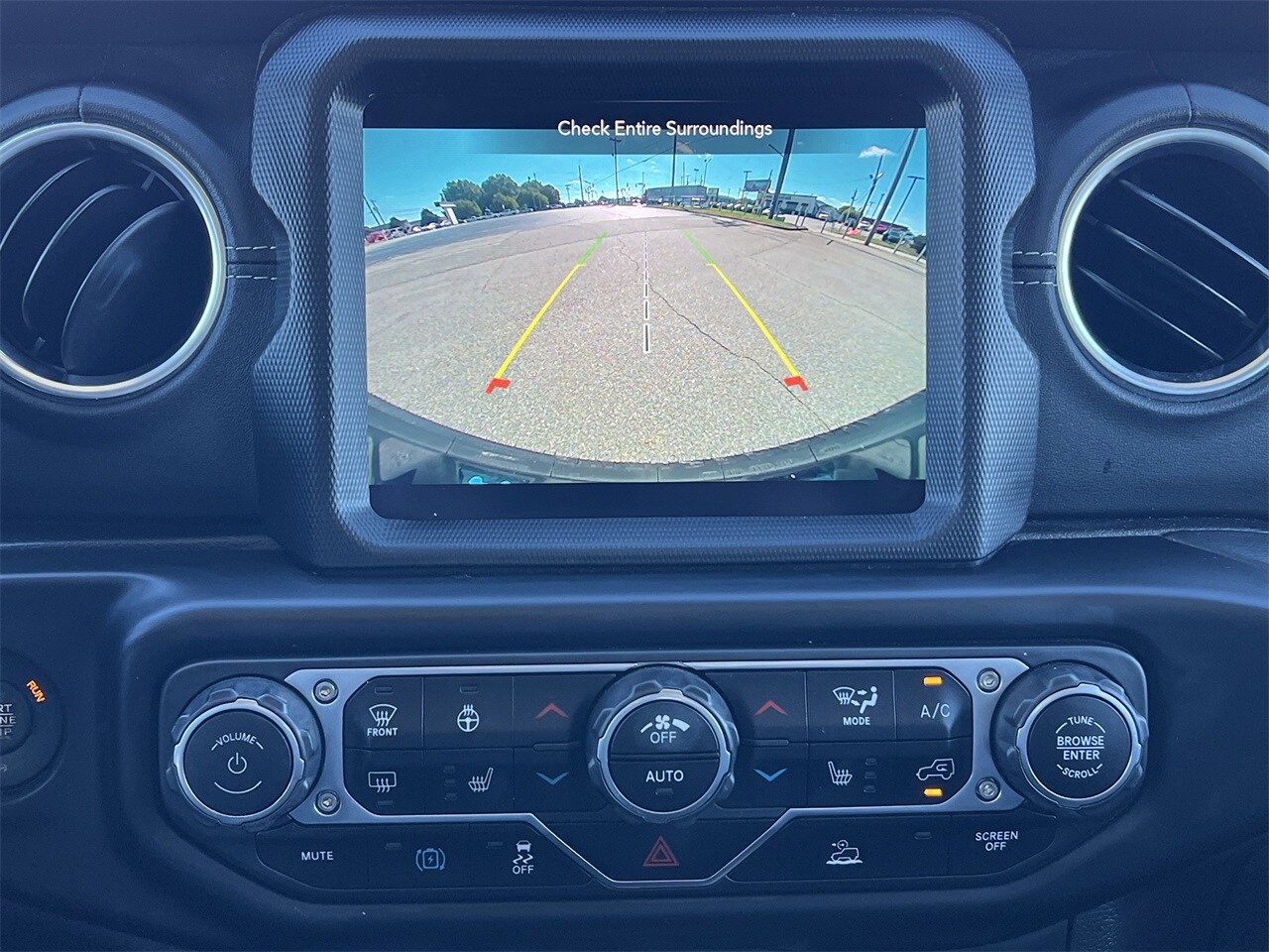 2022 Jeep Wrangler Unlimited Sahara 4xe photo 3