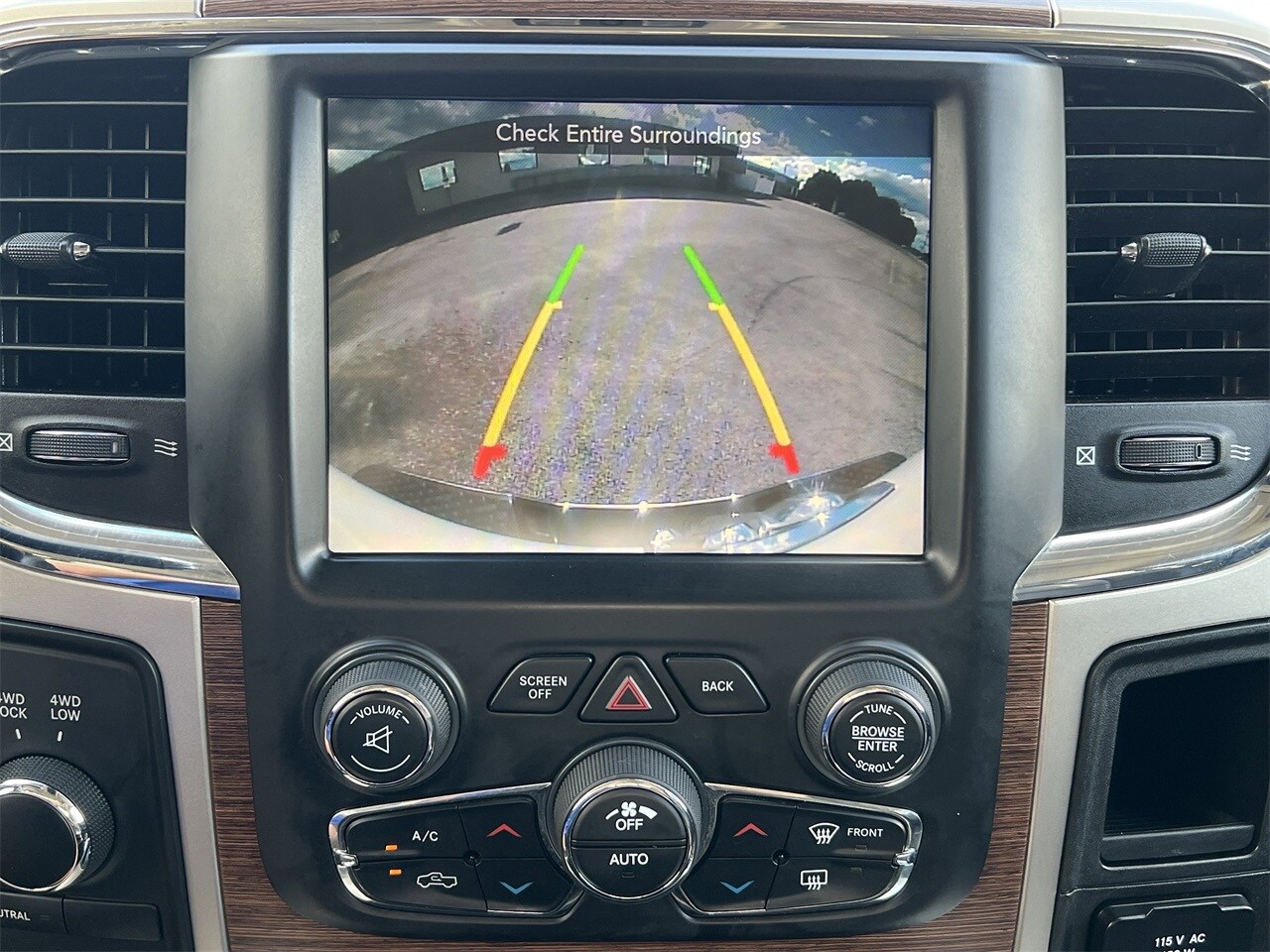 2015 Ram 2500 Laramie photo 4