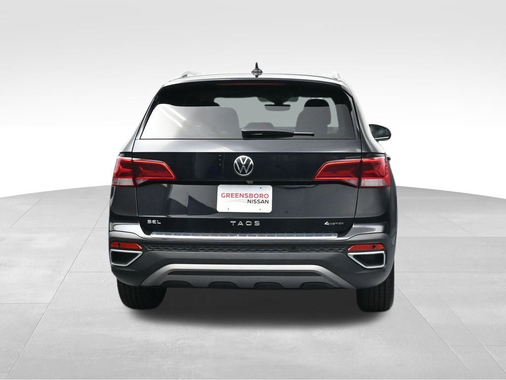 2022 Volkswagen Taos SEL photo 3