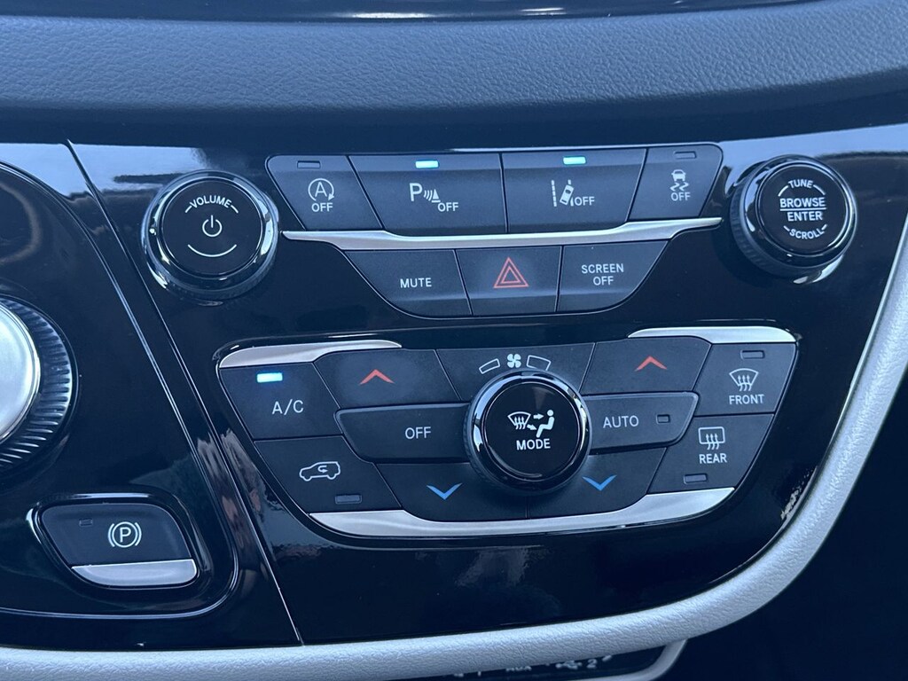 Used 2024 Chrysler Pacifica Touring L Van Passenger Van