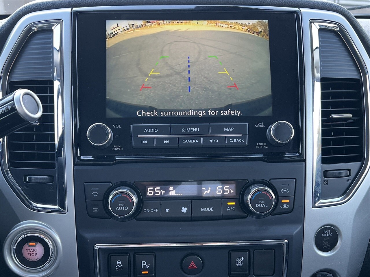 2021 Nissan Titan SV photo 3