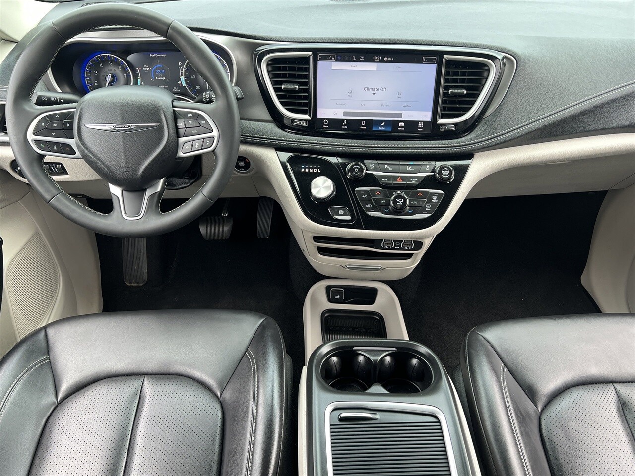 2023 Chrysler Pacifica Touring L photo 2