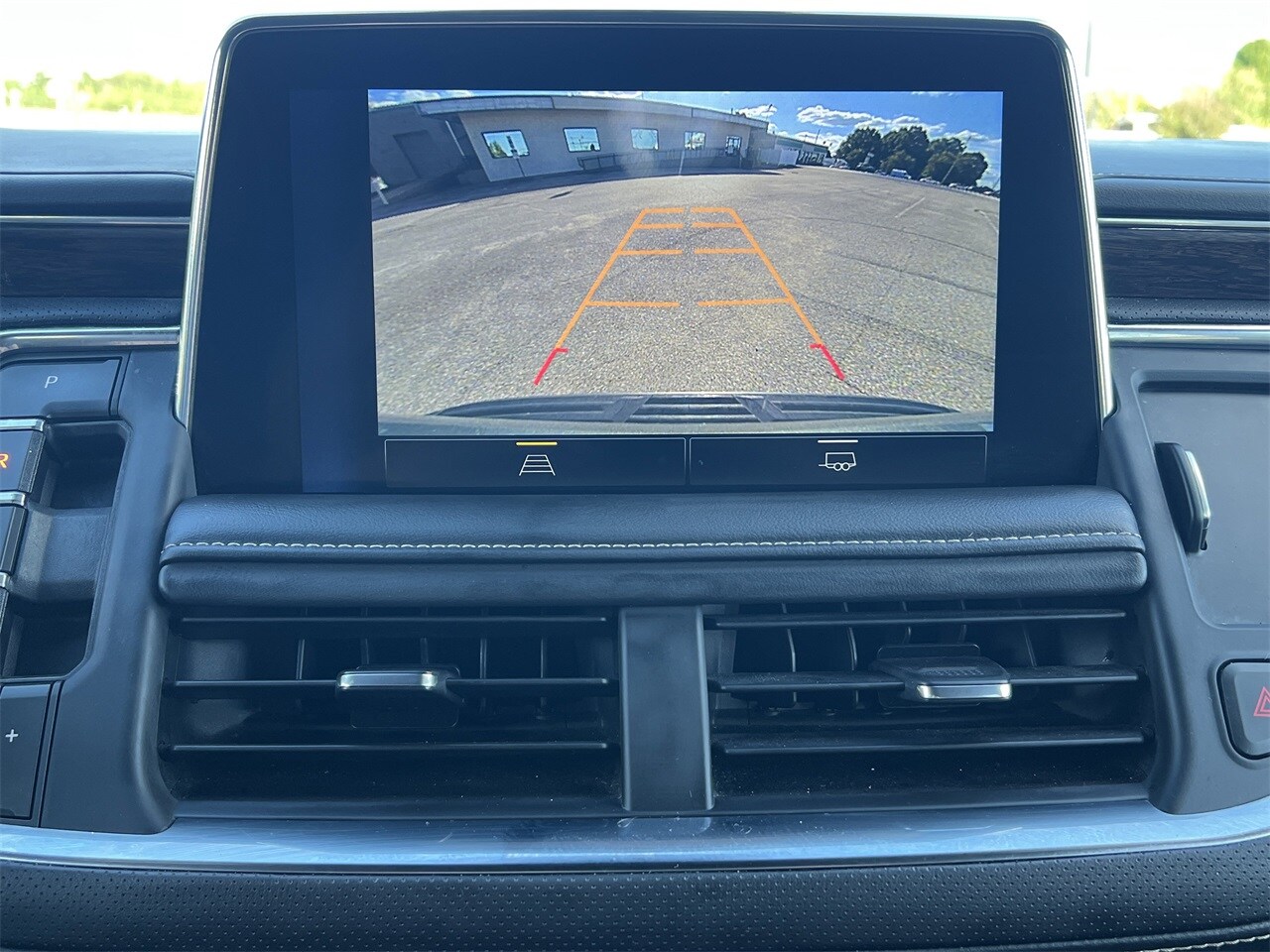 2023 Chevrolet Suburban Premier photo 3