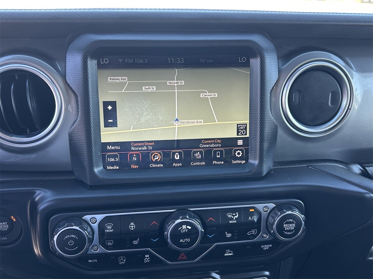 2022 Jeep Wrangler Unlimited Sahara photo 3