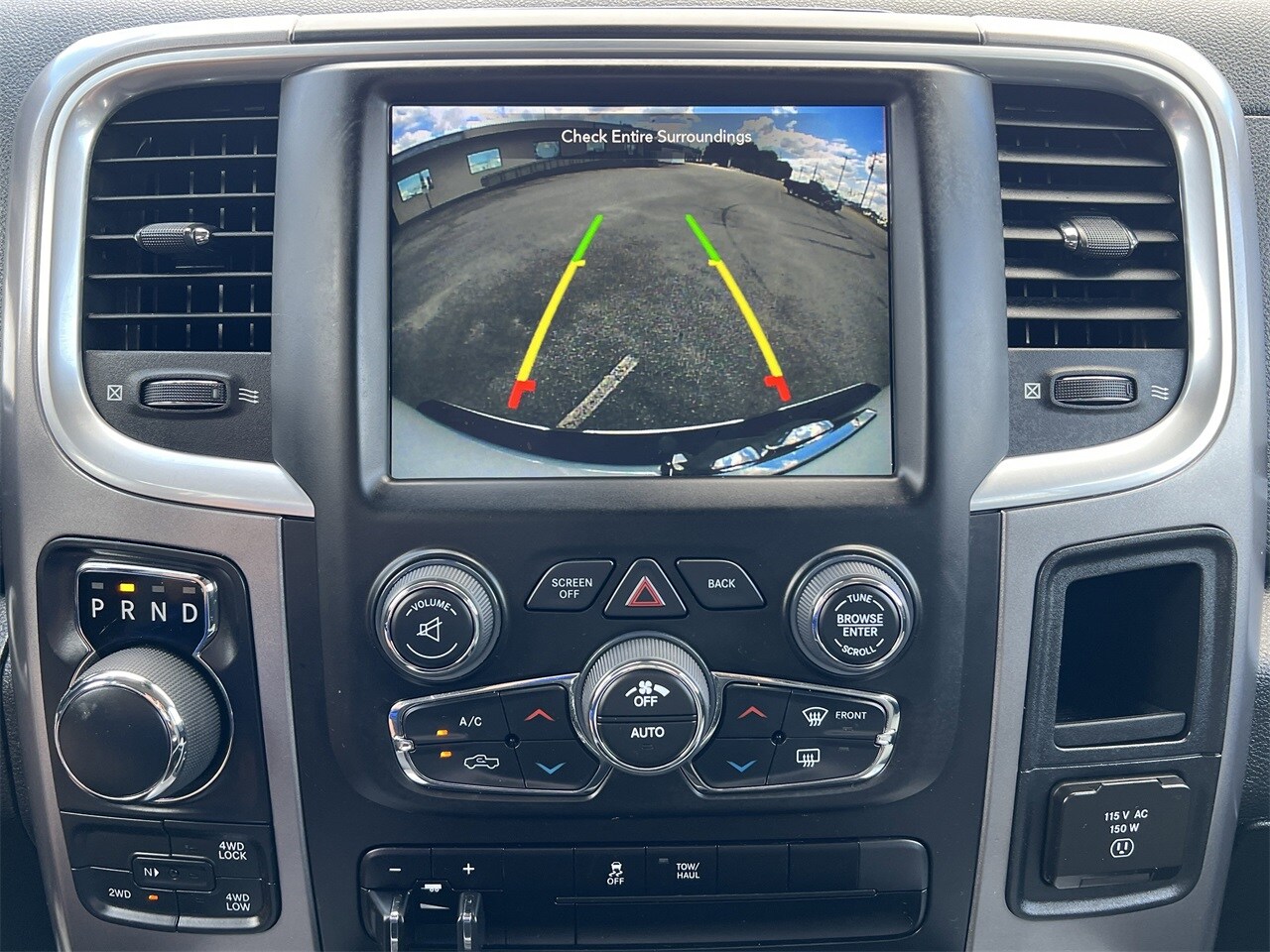 2023 Ram 1500 Classic SLT photo 4