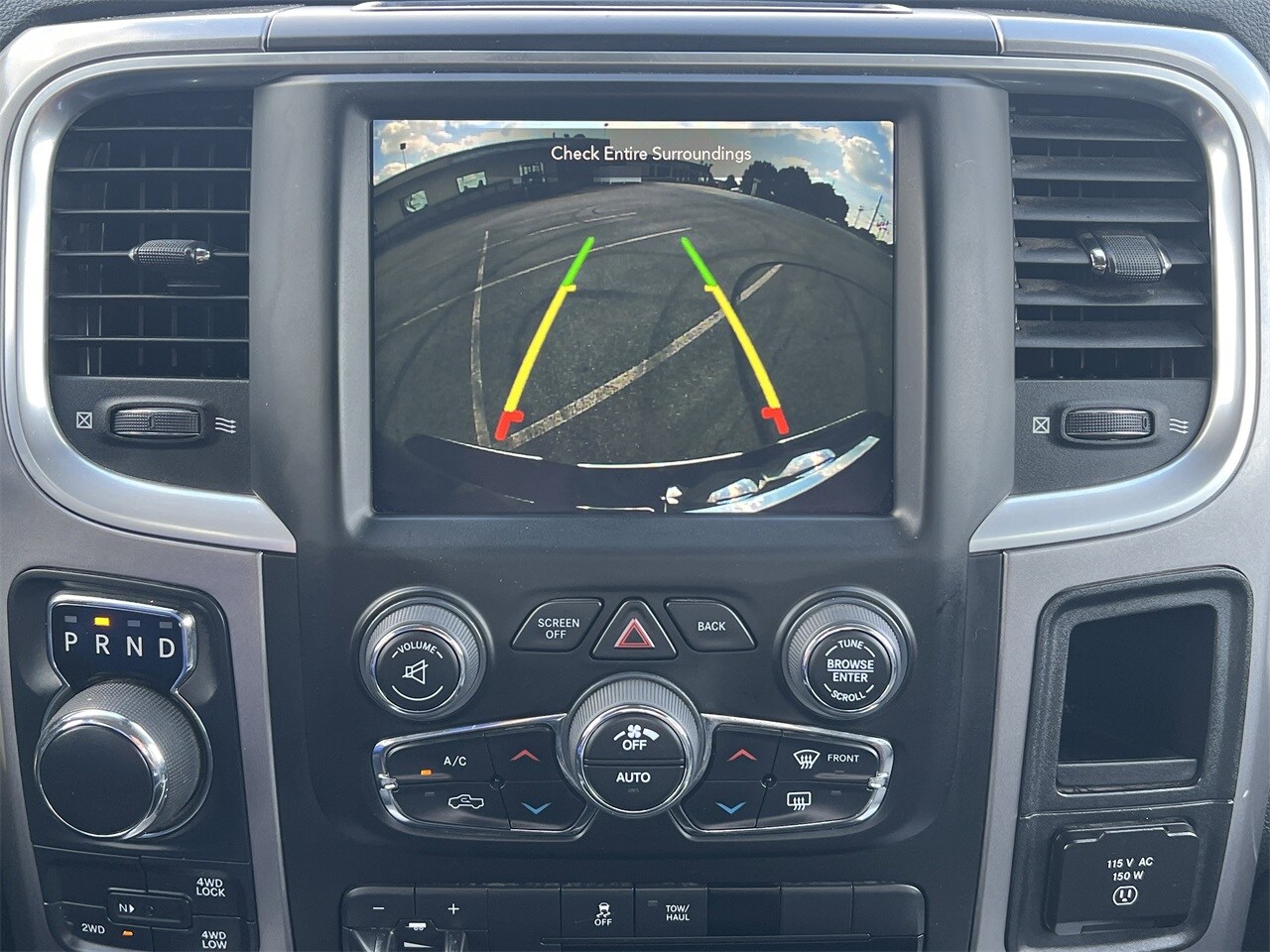 2023 Ram 1500 Classic SLT photo 4
