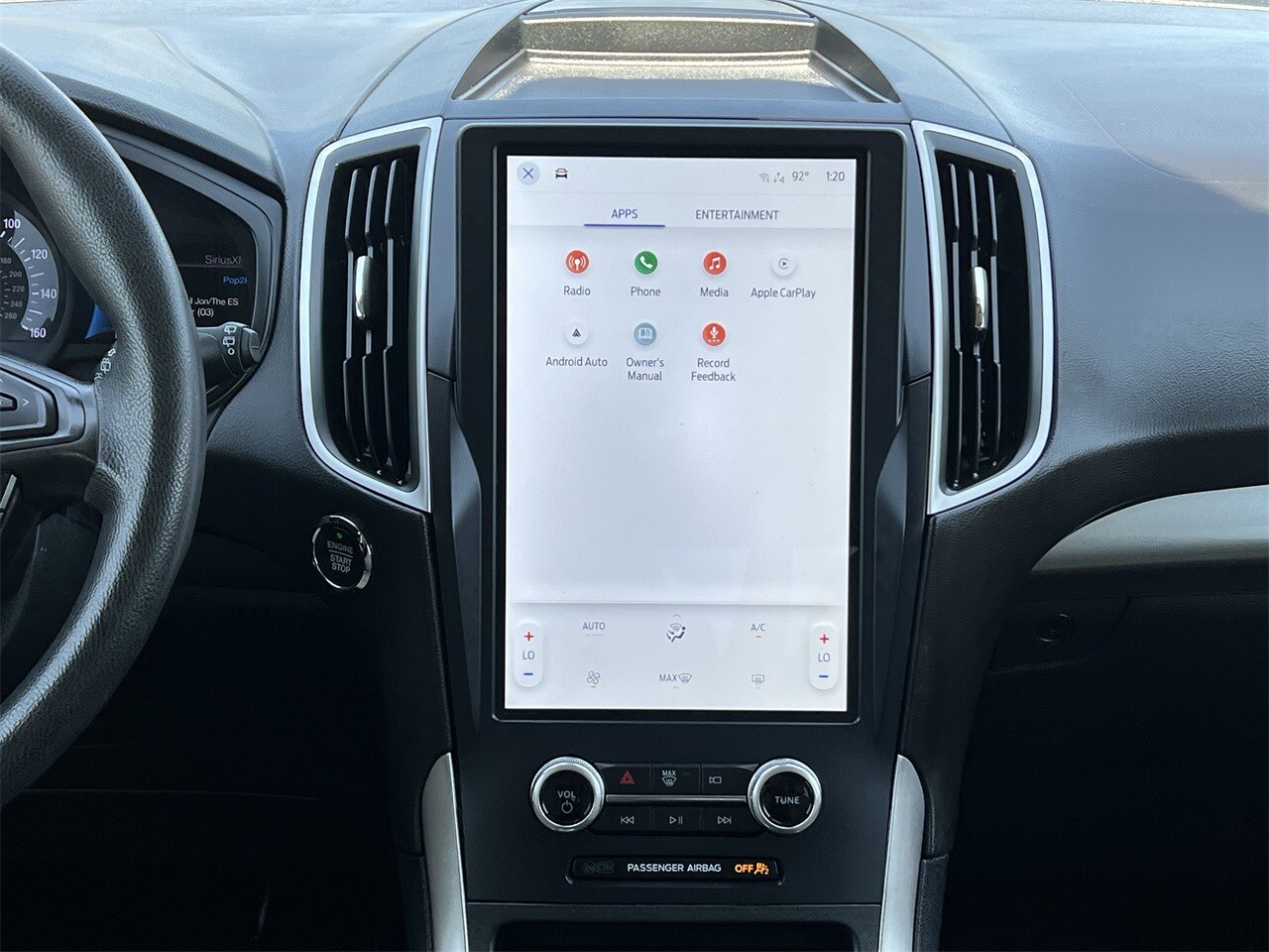 2022 Ford Edge SE photo 3