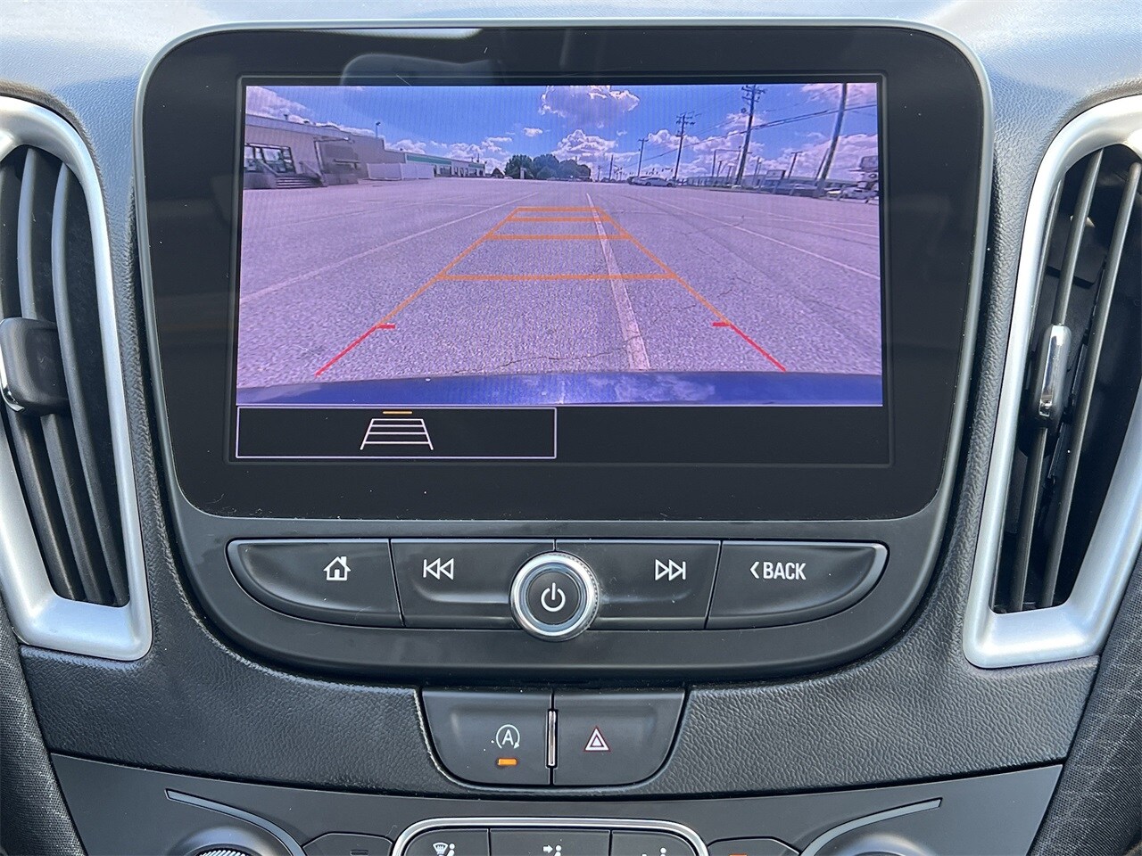 2023 Chevrolet Malibu 1LT photo 4