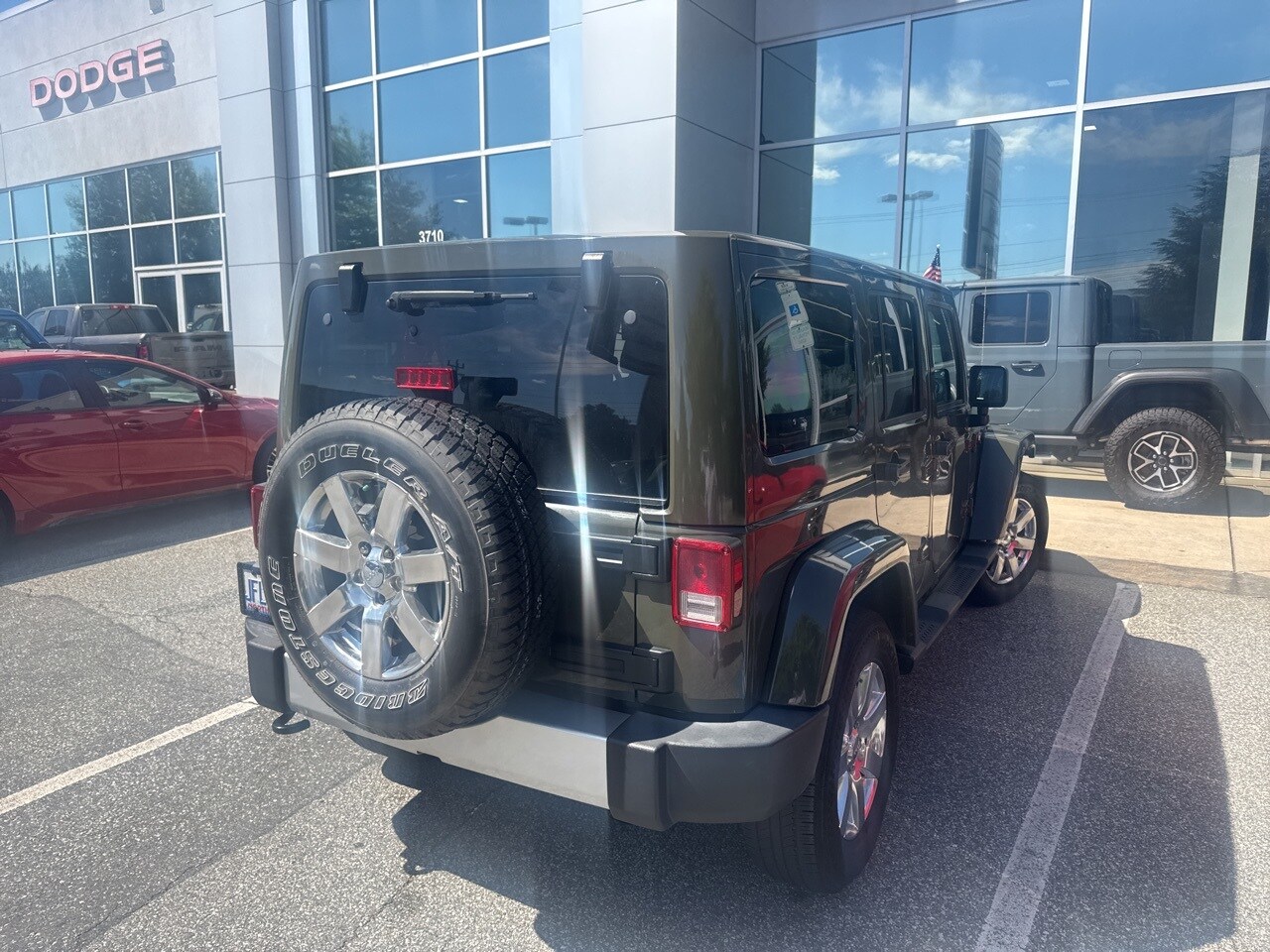 2015 Jeep Wrangler Unlimited Sahara photo 3