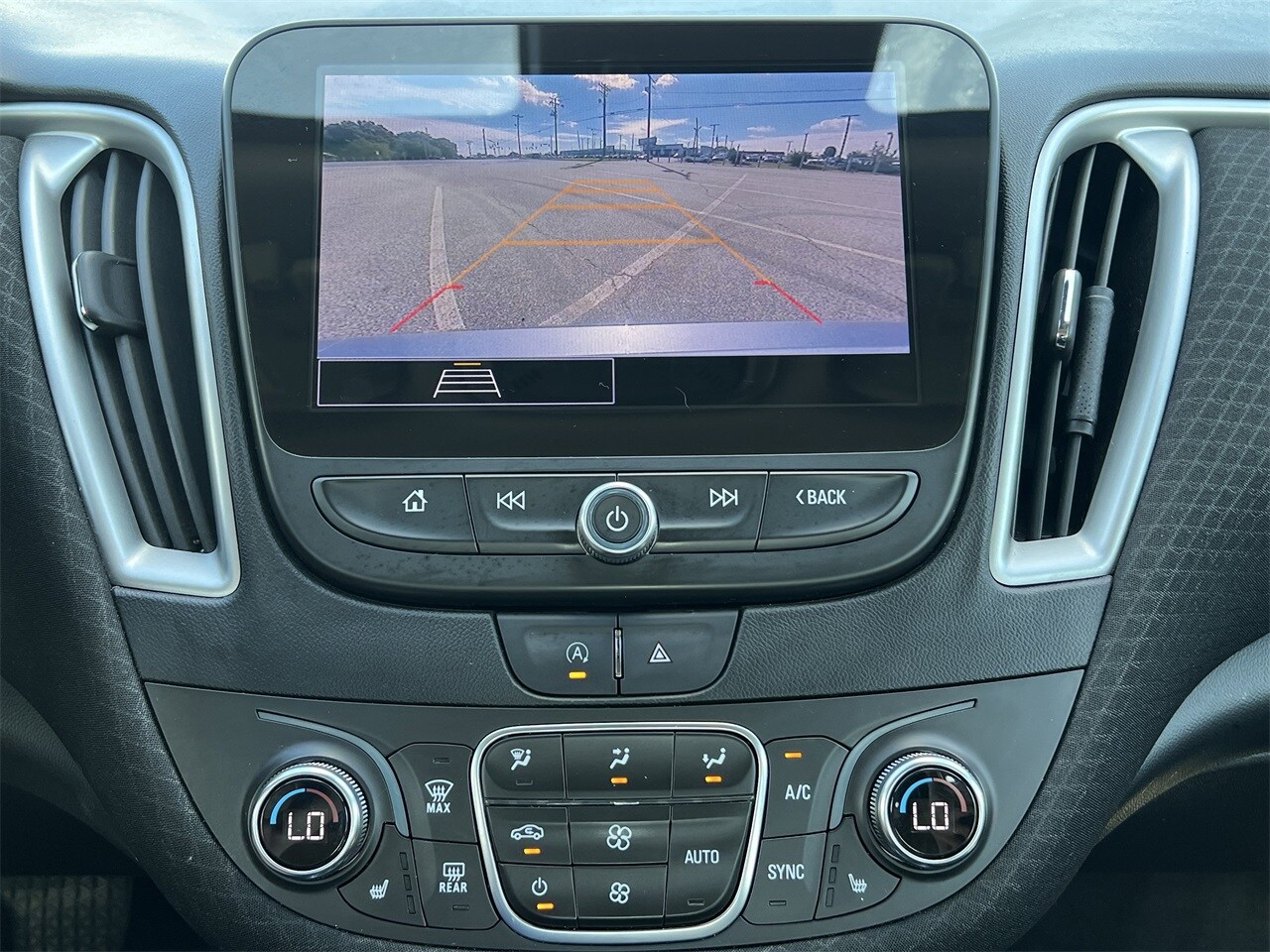 2023 Chevrolet Malibu 1LT photo 4