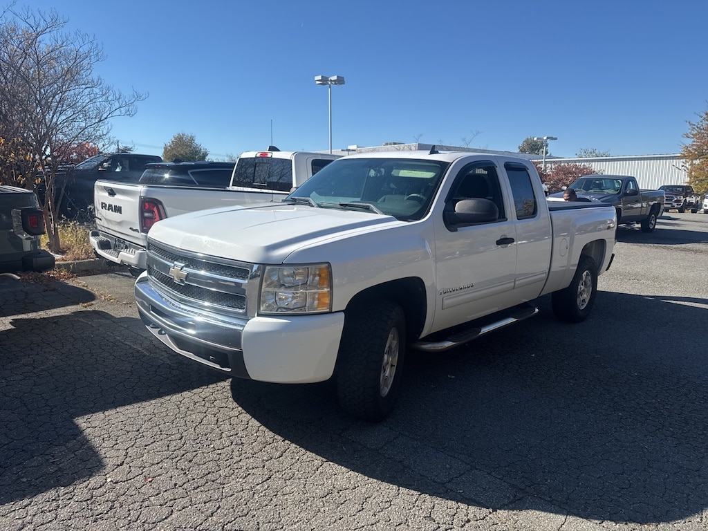 Used 2009 Chevrolet Silverado 1500  Truck Extended Cab