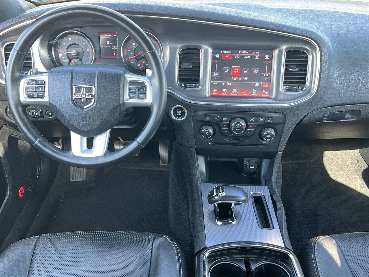 2014 Dodge Charger SXT photo 2