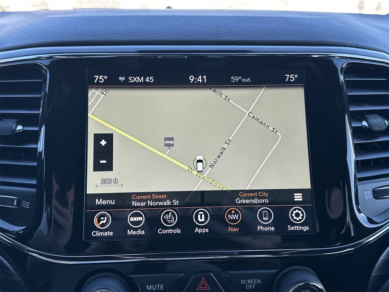 2021 Jeep Grand Cherokee Laredo X photo 4