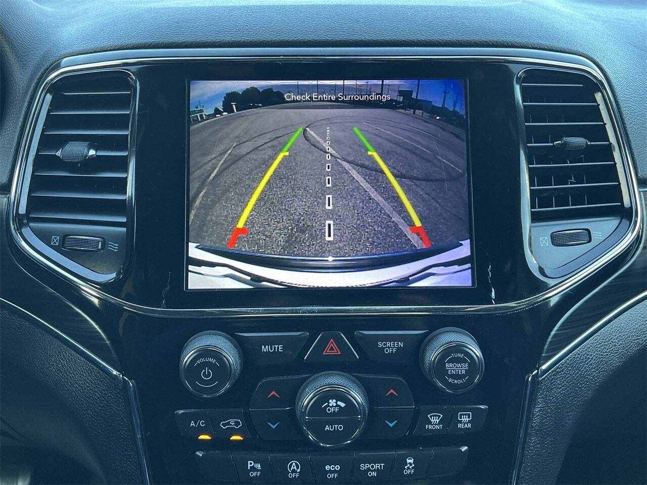 2020 Jeep Grand Cherokee Limited photo 2