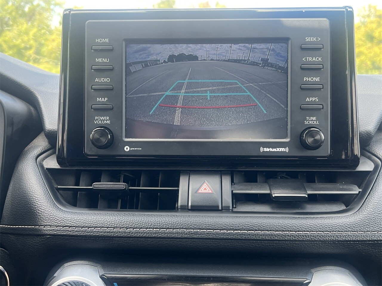 2022 Toyota RAV4 XLE photo 4
