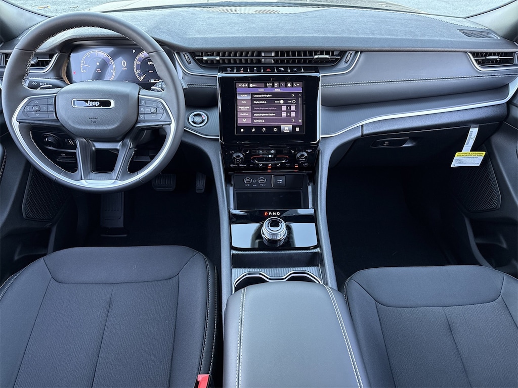 New 2025 Jeep Grand Cherokee LAREDO X 4X2 Sport Utility