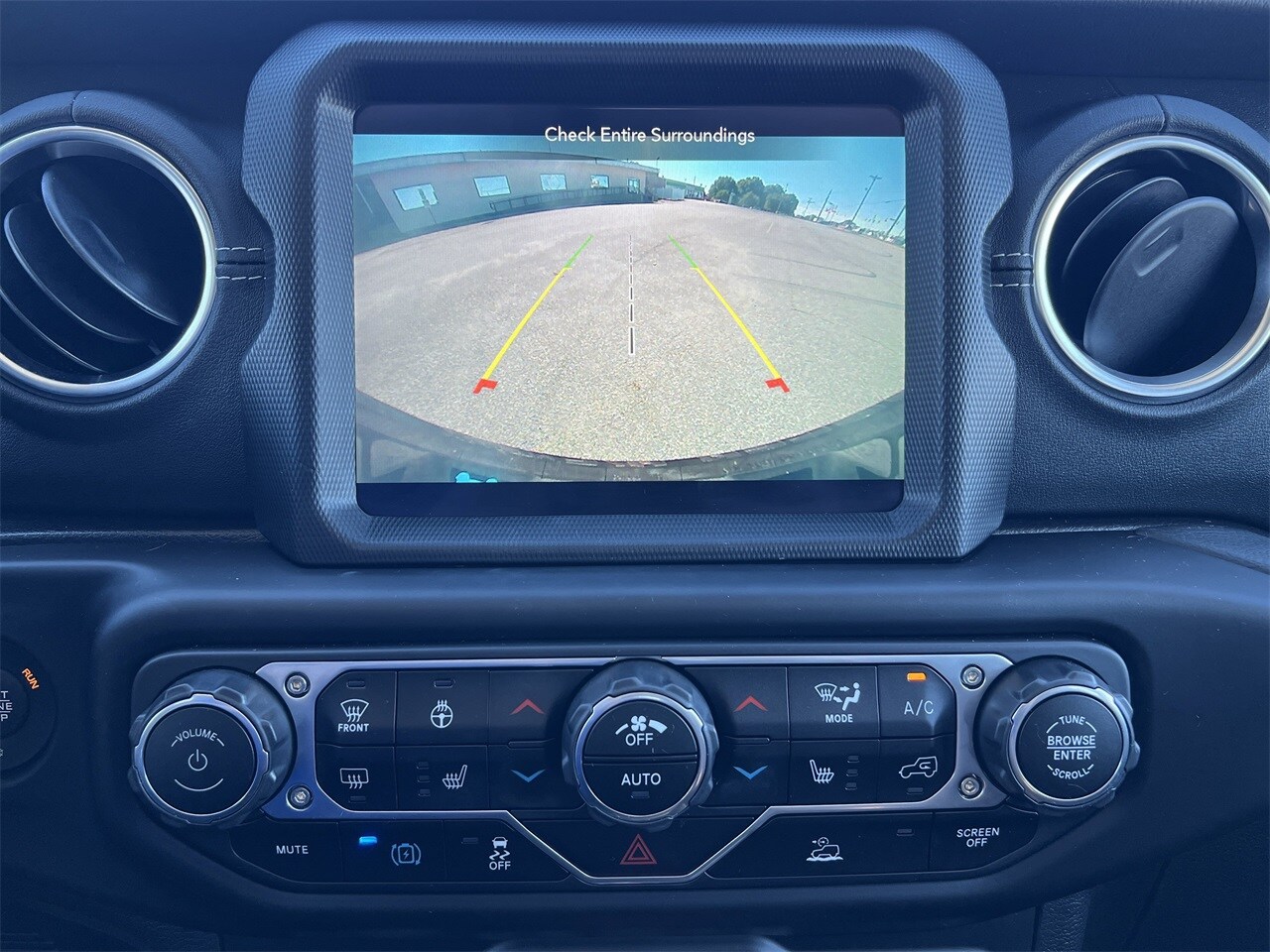 2022 Jeep Wrangler Unlimited 4xe Sahara photo 3