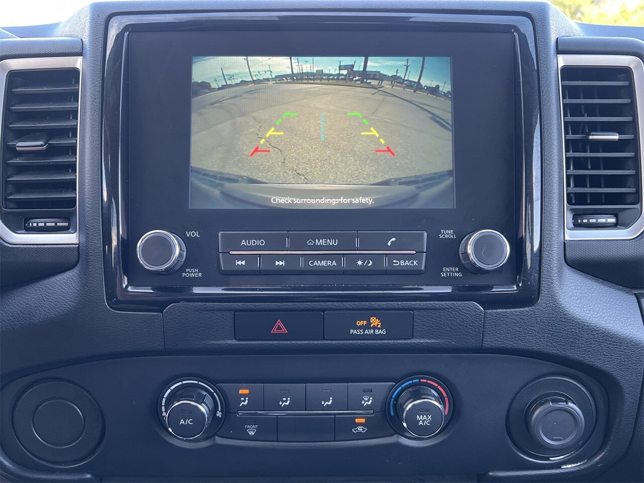2022 Nissan Frontier SV photo 4
