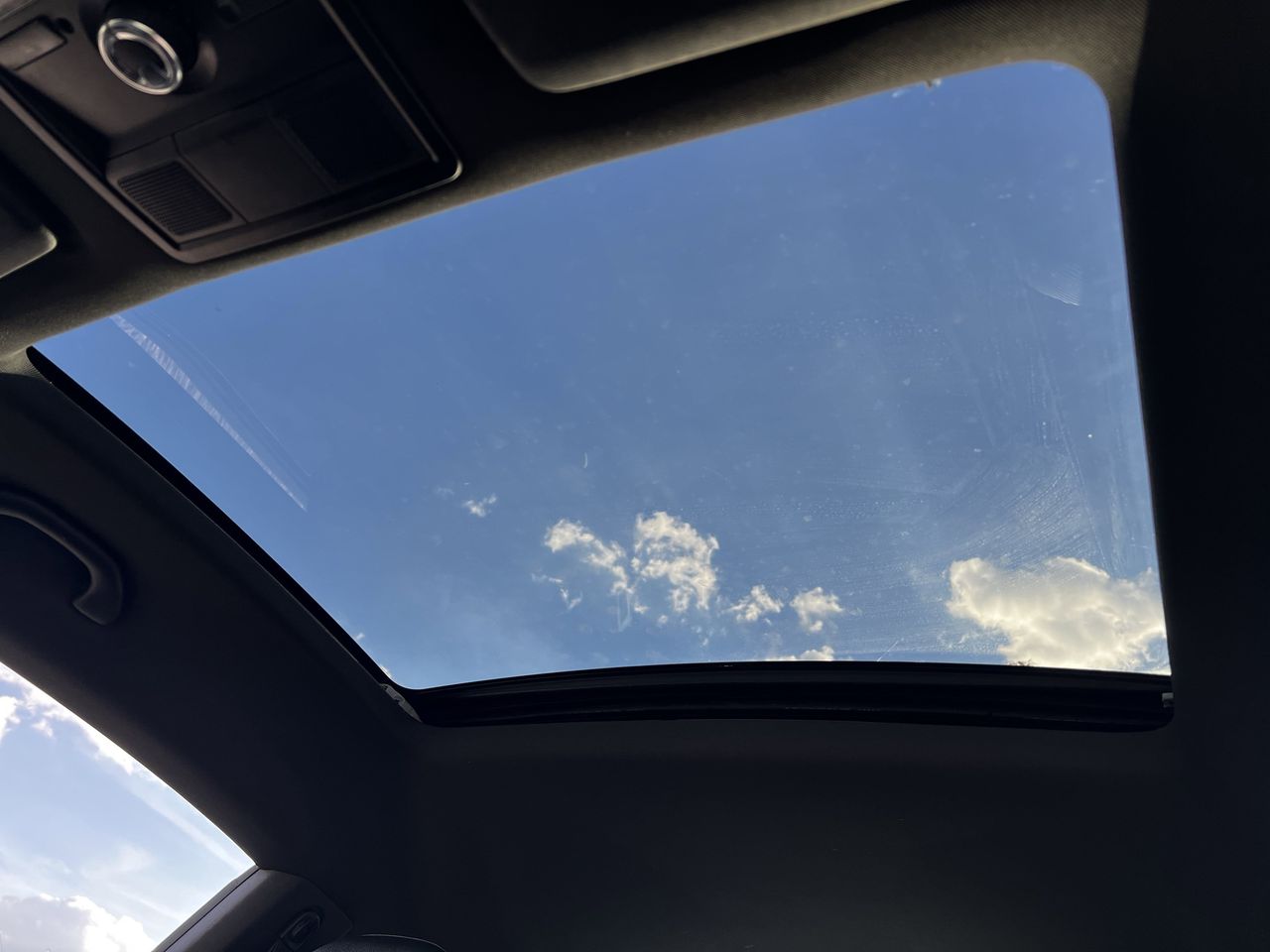 2012 Volkswagen Beetle 2.5L photo 3