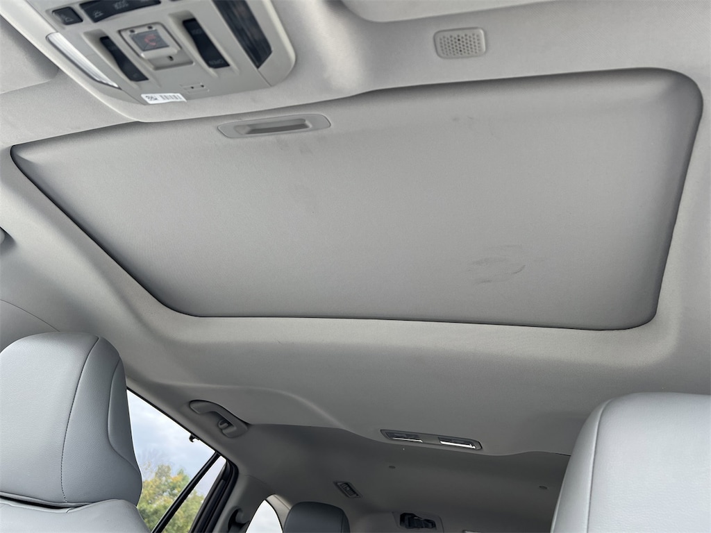 Used 2021 Toyota Highlander XLE SUV